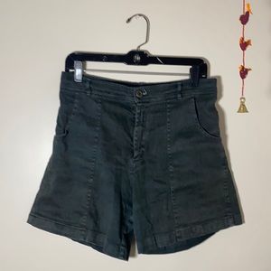 Venice Shorts - Forest Green